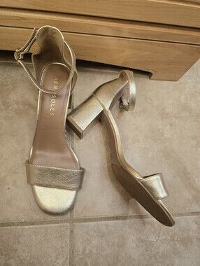 Aerosoles Elba Gold Block Heel Ankle Strap  Sandal Size 8.5 M